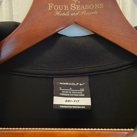 Nike golf dri-fit black three button golf shirt. - Picture 3 of 4